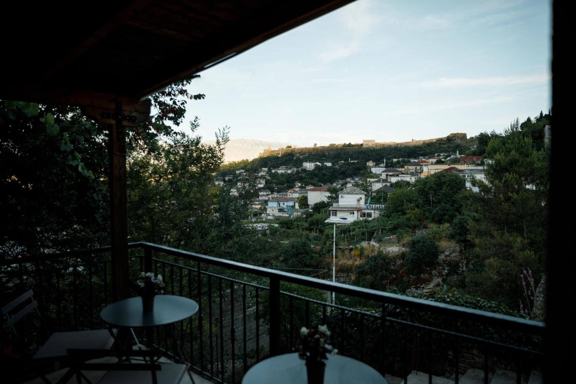 Vila Agimi 65 Gjirokastër Exterior foto